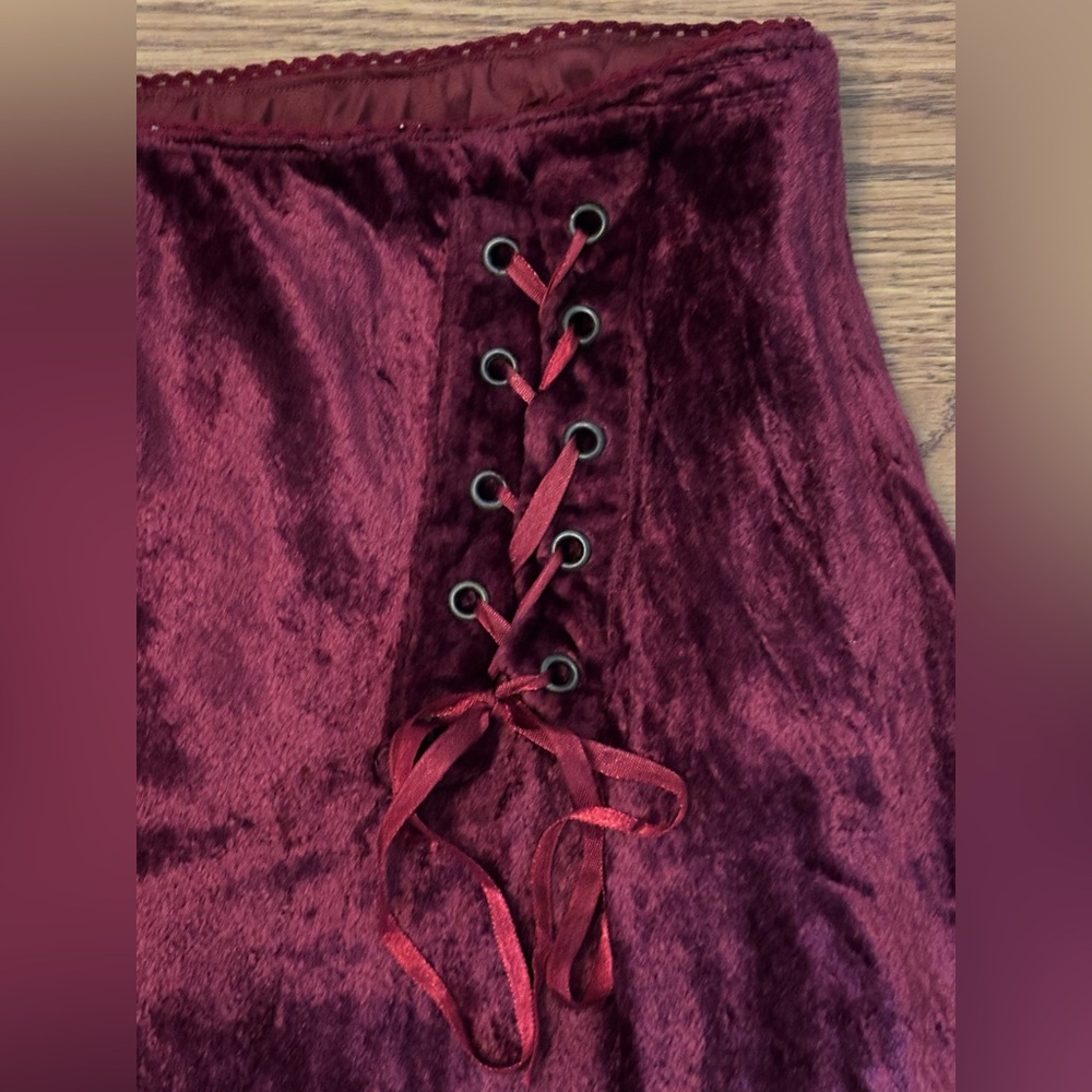 Velvet asymmetrical skirt - Picture 3 of 5